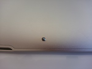 MacBookAirのねじ。小っちゃい