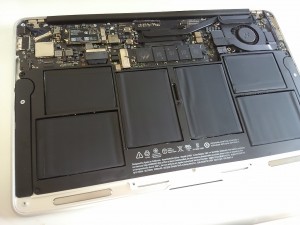 MacBookAirの内部掃除